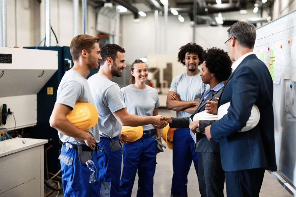 Internationaal logistiek team werkt samen in Nederland